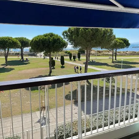 Le Mistral Vue Mer Apartment Le Grau-du-Roi